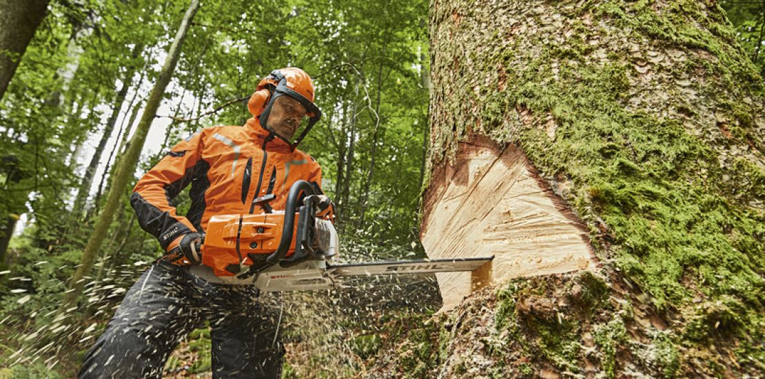 Tehokas moottorisaha metsätöihin